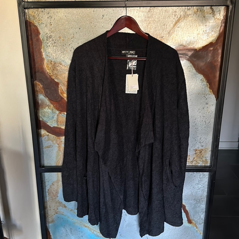 Barefoot Dreams BLACK Cozychic Lite Island Wrap, size S/M. Perfectly new w/ tags